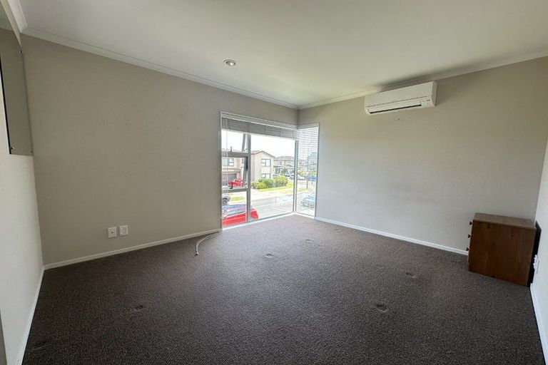 Photo of property in 4 Lorenzo Way, Flat Bush, Auckland, 2016