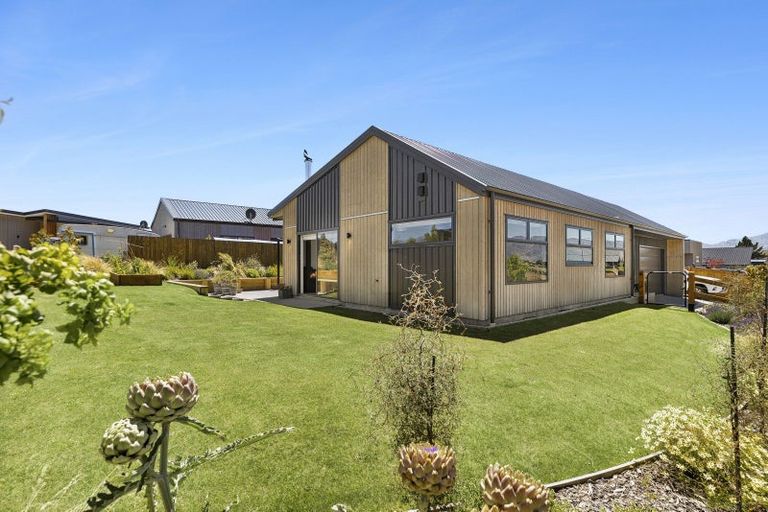 Photo of property in 14 Pounamu Avenue, Albert Town, Wanaka, 9305