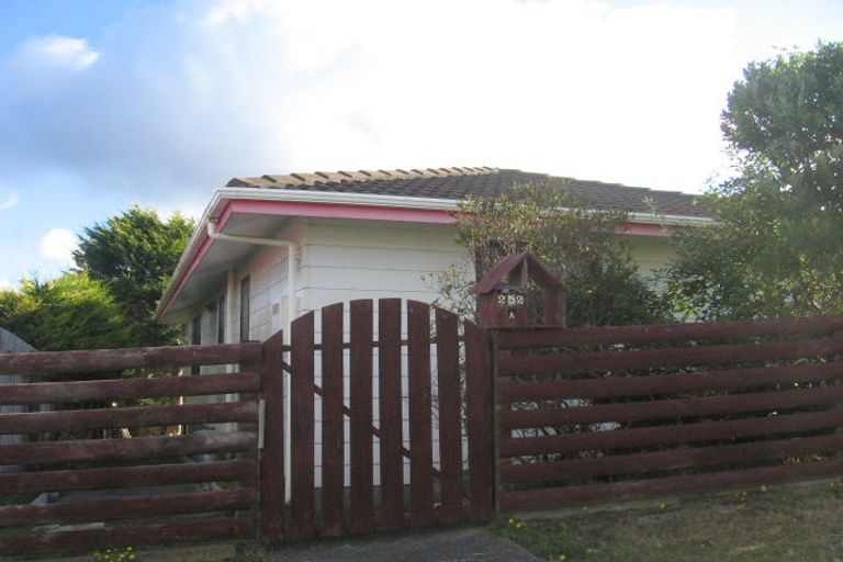 Photo of property in 252 Mitchell Street, Brooklyn, Wellington, 6021