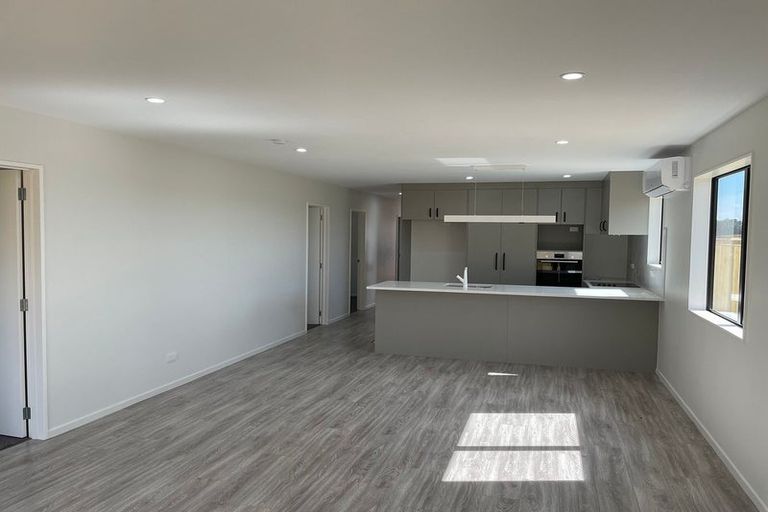 Photo of property in 14 Noia Way, Karaka, Papakura, 2113