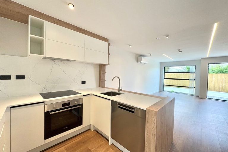 Photo of property in 2/30 Wellesley Road, Mangere Bridge, Auckland, 2022