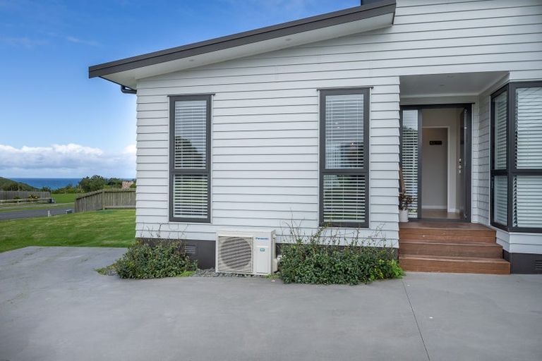 Photo of property in 1 Ambergris Place, Baylys Beach, 0377