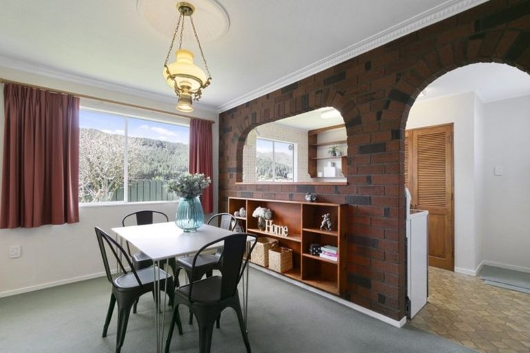 Photo of property in 7 Kew Grove, Wainuiomata, Lower Hutt, 5014