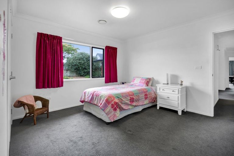 Photo of property in 17a Kauri Street, Inglewood, 4330