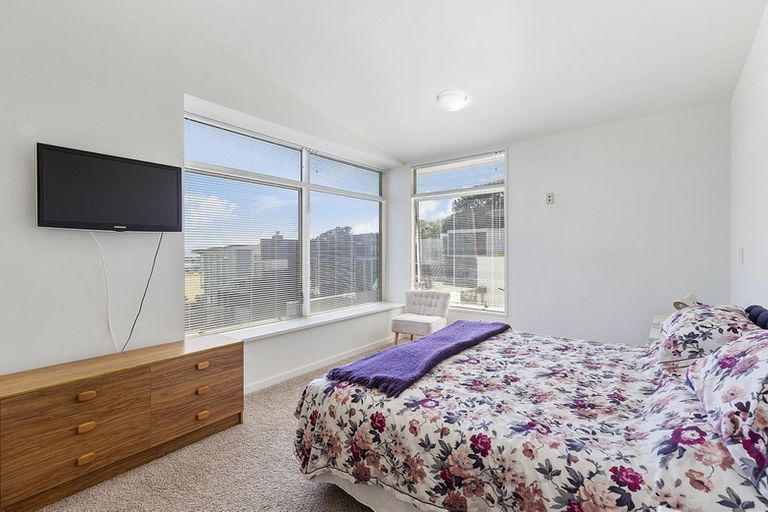 Photo of property in Dorset Cove, 90 Burnham Street, Seatoun, Wellington, 6022