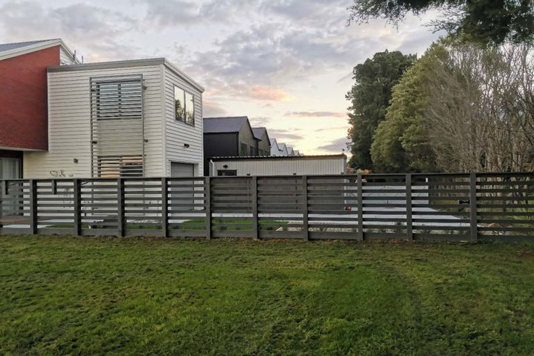 Photo of property in 3 Yellow Pear Lane, Karaka, 2578