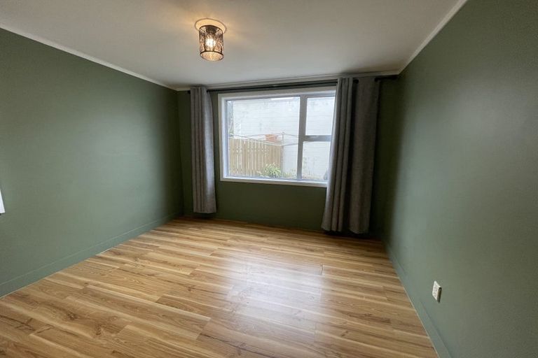 Photo of property in 102u1 Lyall Parade, Lyall Bay, Wellington, 6022