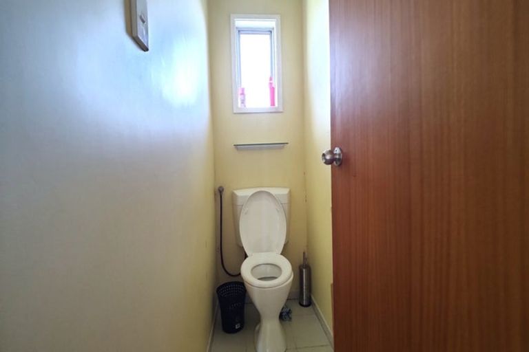 Photo of property in 8 Archmillen Avenue, Pakuranga Heights, Auckland, 2010