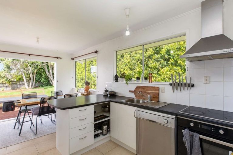 Photo of property in 1/16 Stanley Road, Glenfield, Auckland, 0629