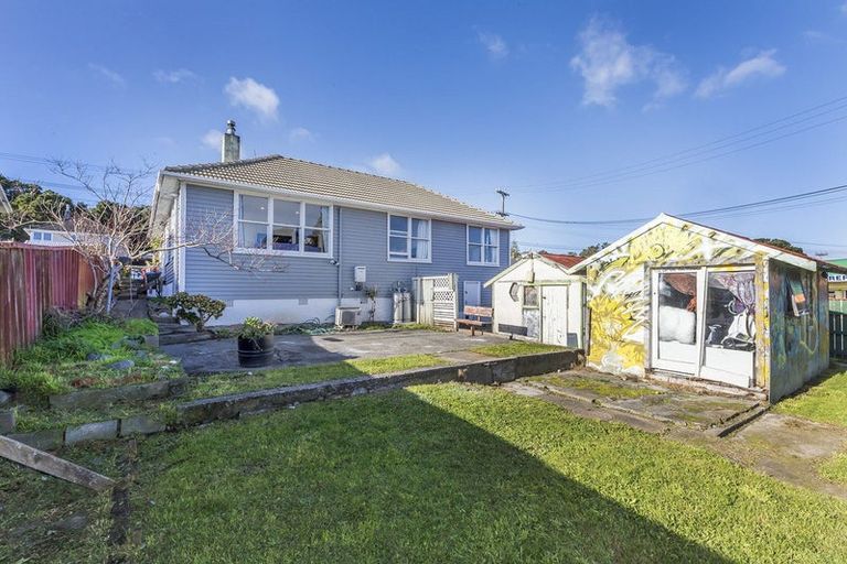 Photo of property in 17 Dimock Street, Titahi Bay, Porirua, 5022