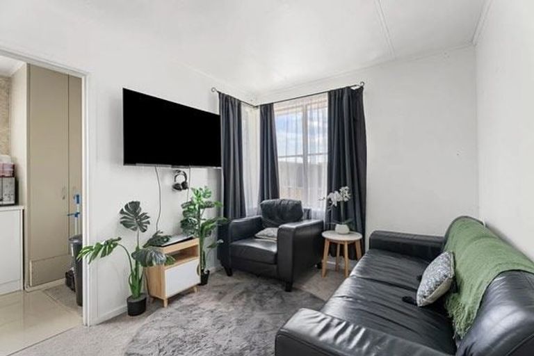 Photo of property in 73 Cornwall Road, Papatoetoe, Auckland, 2025