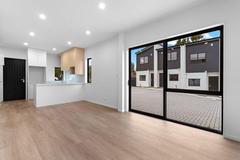 Photo of property in 5/1 Kahikatea Place, Ranui, 0612