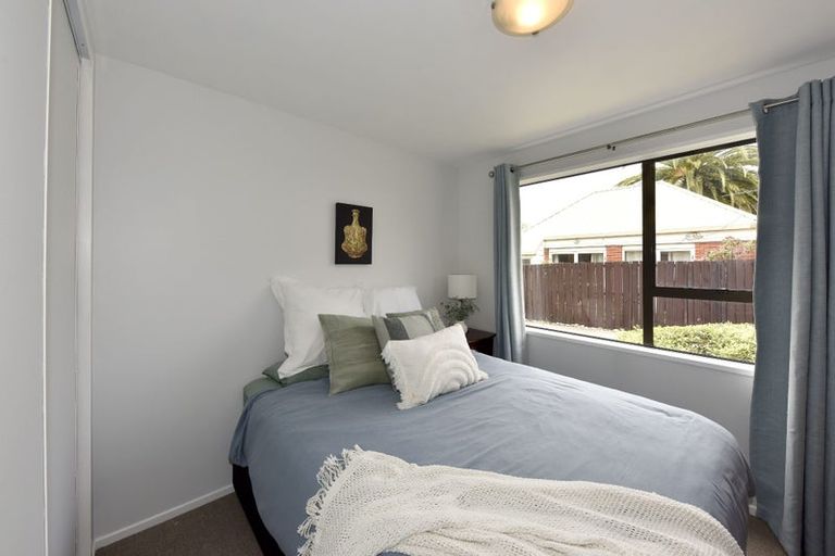 Photo of property in 2/6 Gatonby Place, Avonhead, Christchurch, 8042