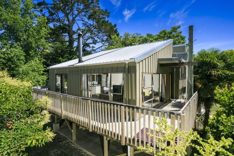 Photo of property in 2/13a Eskdale Road, Birkdale, Auckland, 0626