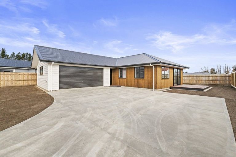 Photo of property in 4 Rayner Lane, Marton, 4710
