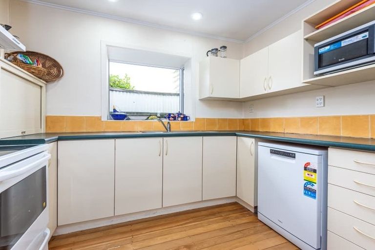 Photo of property in 15 Manuka Street, Mairehau, Christchurch, 8013