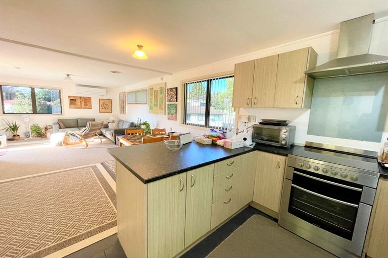 Photo of property in 14 Panzic Place, Glen Eden, Auckland, 0602