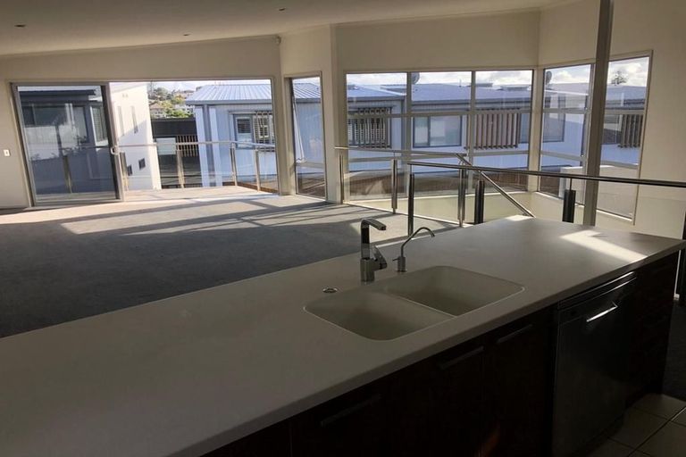 Photo of property in 348 Beach Road, Mairangi Bay, Auckland, 0630