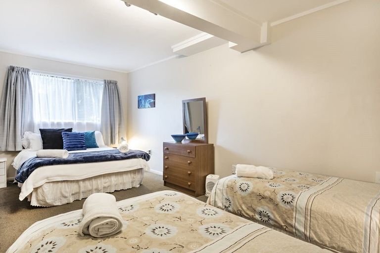 Photo of property in 54a Lincoln Avenue, Tawa, Wellington, 5028