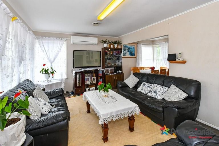 Photo of property in 25 Lachlan Place, Favona, Auckland, 2024