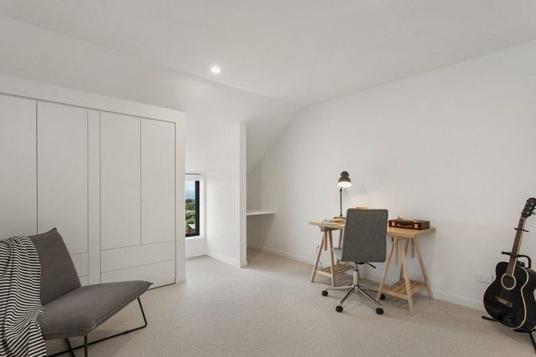 Photo of property in 9 Loader Lane, Clifton, Christchurch, 8081