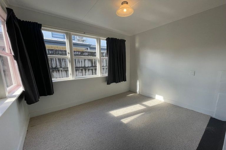 Photo of property in 43 Hallberry Road, Mangere East, Auckland, 2024