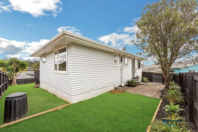 Photo of property in 1/52 Harrington Road, Henderson, Auckland, 0610