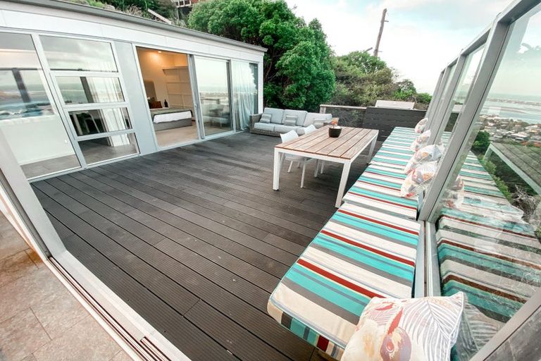 Photo of property in 22a Glendevere Terrace, Redcliffs, Christchurch, 8081