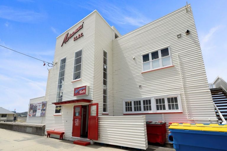 Photo of property in 8b Lyall Parade, Lyall Bay, Wellington, 6022