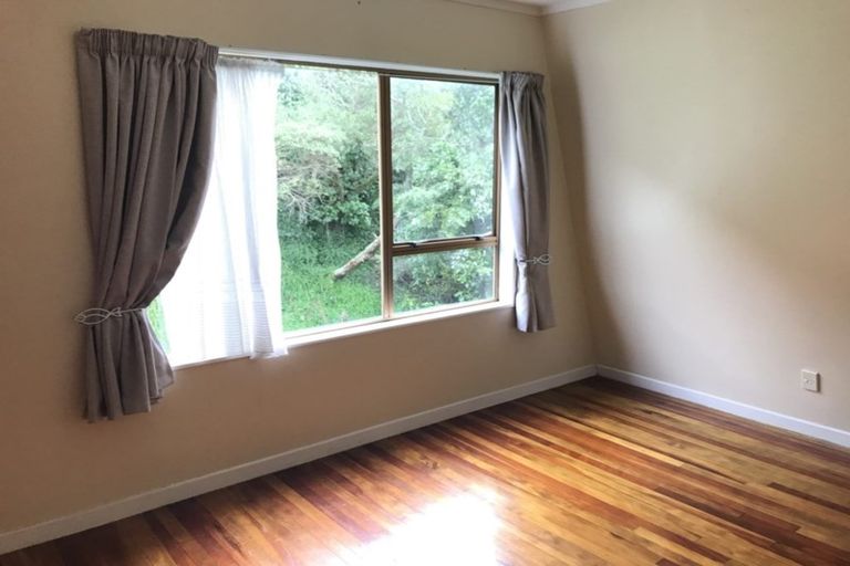Photo of property in 89 Churton Drive, Churton Park, Wellington, 6037