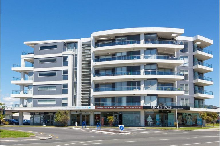 Photo of property in Bella Vista, 2b/84 Gunner Drive, Te Atatu Peninsula, Auckland, 0610