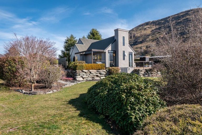 Photo of property in 1 Wellswood Way, Lower Shotover, Queenstown, 9371