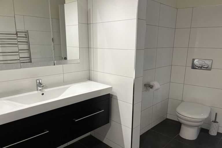 Photo of property in 25u4 Home Street, Mount Victoria, Wellington, 6011