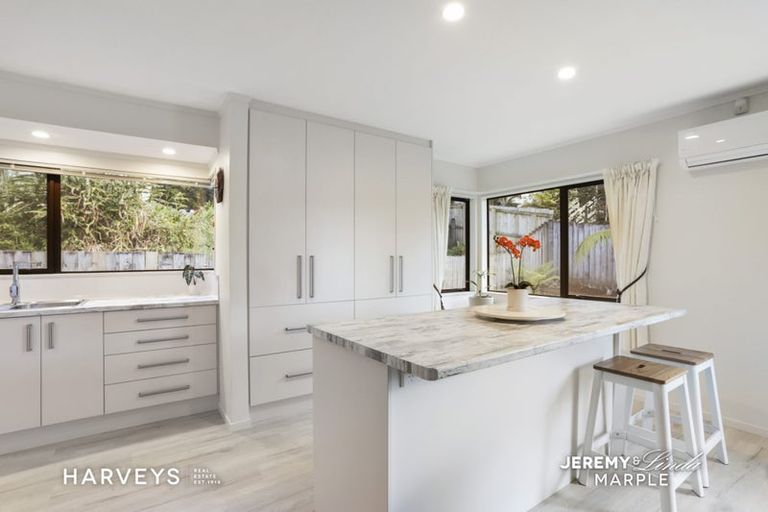 Photo of property in 5/37a Glengarry Road, Glen Eden, Auckland, 0602