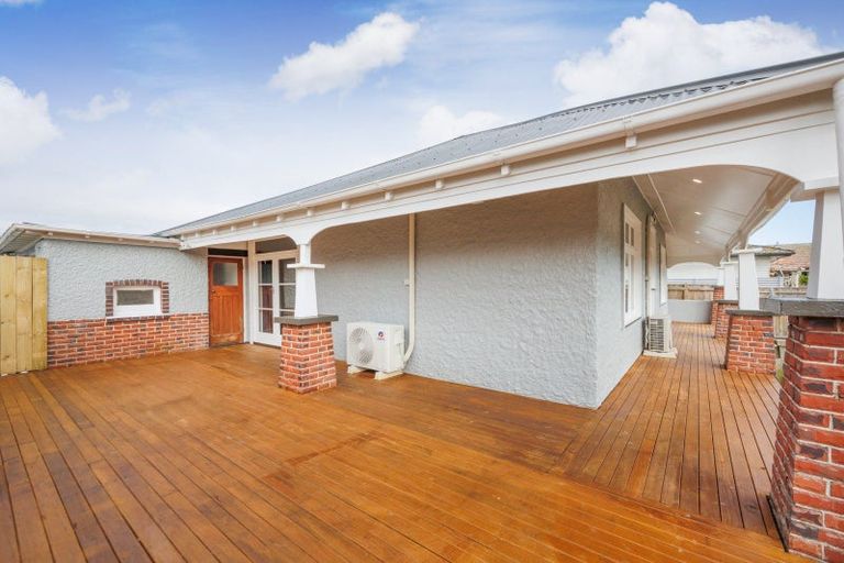 Photo of property in 972 Tremaine Avenue, Roslyn, Palmerston North, 4414