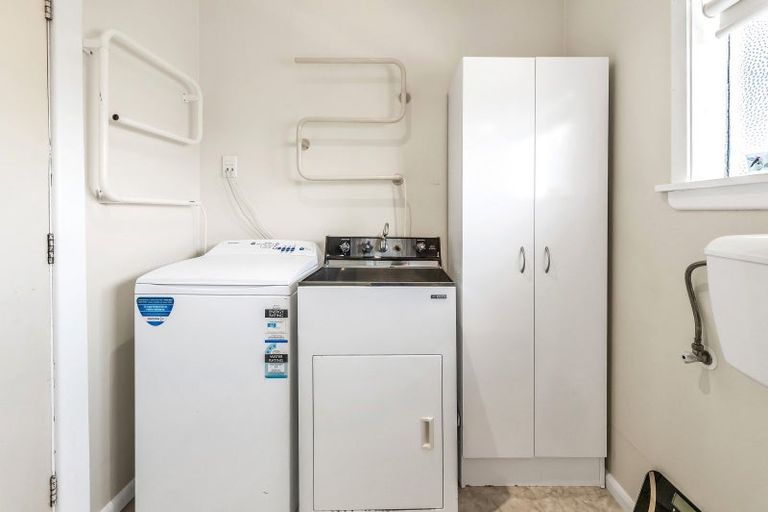Photo of property in 12 Gift Street, Coalgate, 7673