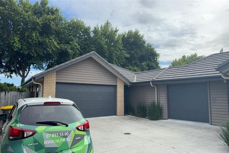 Photo of property in 32 Nielsen Gardens, Rototuna, Hamilton, 3210