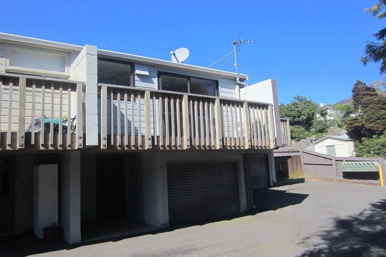Photo of property in 23f2 Collins Avenue, Tawa, Wellington, 5028