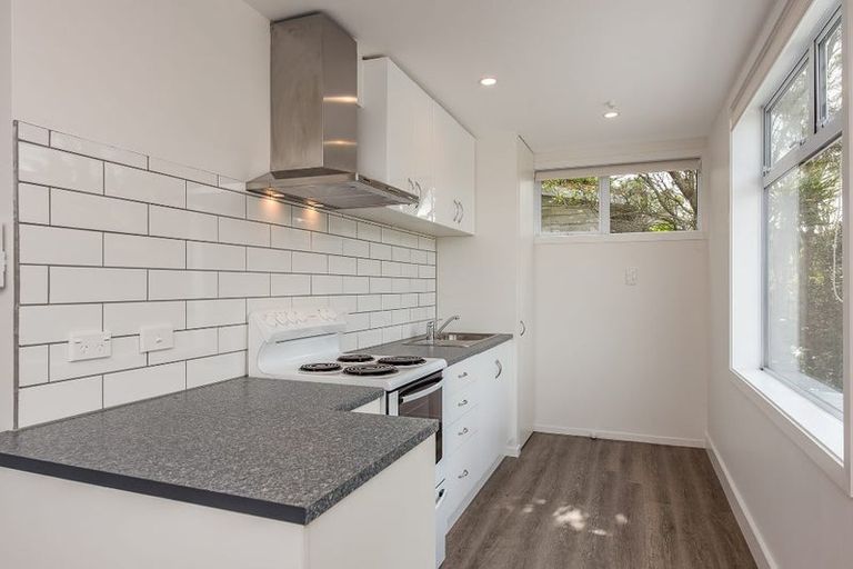 Photo of property in 25f2 Kitchener Terrace, Johnsonville, Wellington, 6037