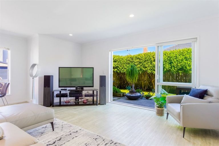 Photo of property in 418a Old Te Atatu Road, Te Atatu Peninsula, Auckland, 0610