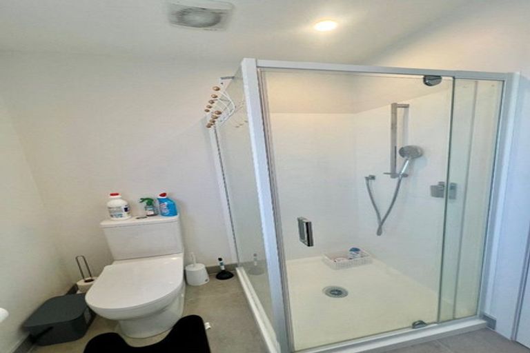 Photo of property in 10/1 Fruitvale Road, New Lynn, Auckland, 0600