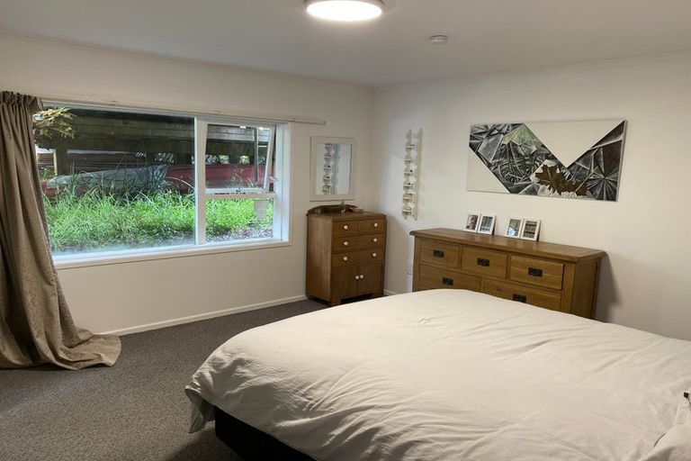 Photo of property in 53a Onedin Place, Titirangi, Auckland, 0604