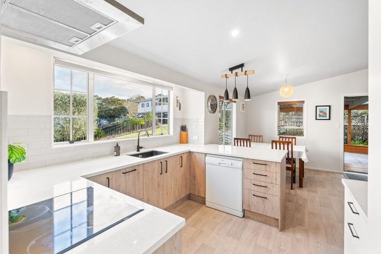 Photo of property in 5 Hatfield Heights, Hatfields Beach, Orewa, 0931