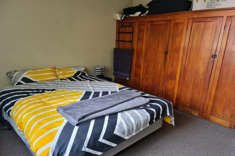 Photo of property in 42 Chelwood Street, Takaro, Palmerston North, 4412