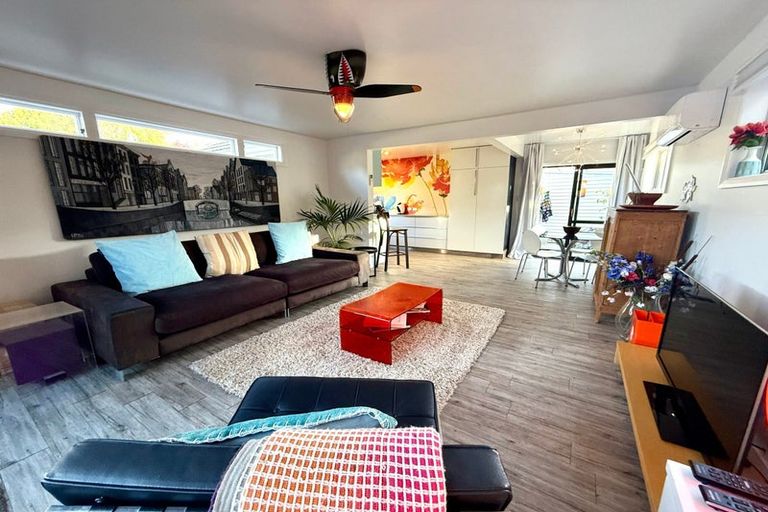 Photo of property in 4 Bateman Avenue, Bryndwr, Christchurch, 8053