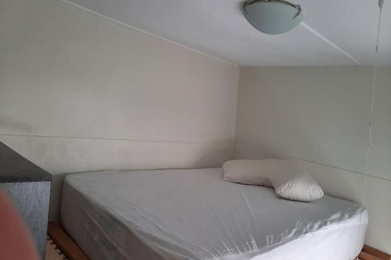 Photo of property in 11 Edge Hill, Mount Victoria, Wellington, 6011