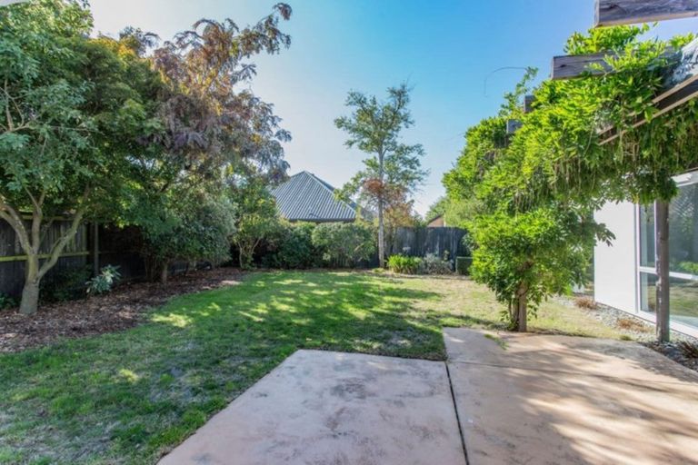 Photo of property in 24 Millcroft Place, Parklands, Christchurch, 8083