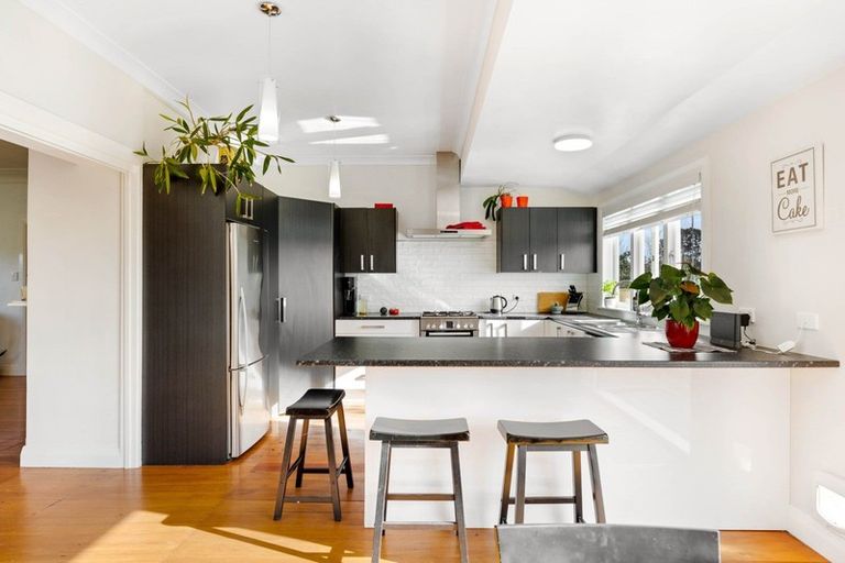 Photo of property in 70 Rimmer Road, Helensville, 0875