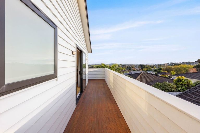 Photo of property in 45a Bradbury Road, Botany Downs, Auckland, 2010