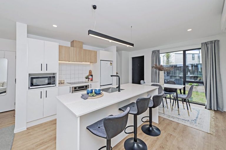 Photo of property in 12 Miromiro Street, Broomfield, Christchurch, 8042